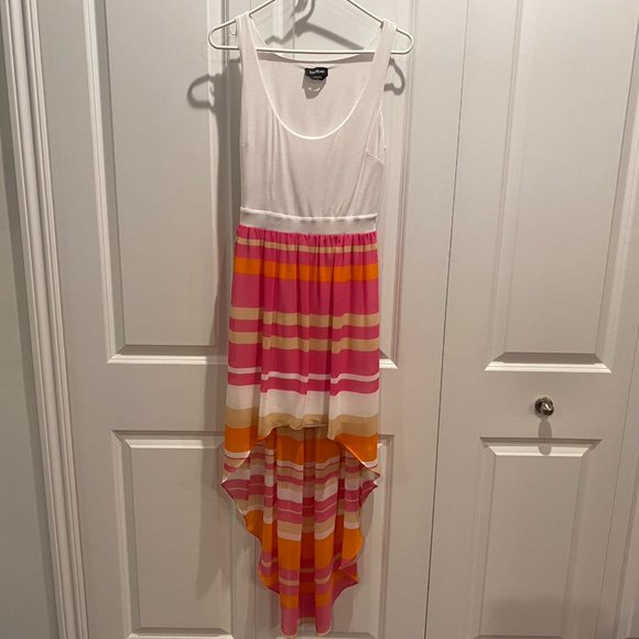 bebe Dresses & Skirts - Bebe Multicolor White, Orange and Pink High Lo Dress w Keyhole Back Size Medium